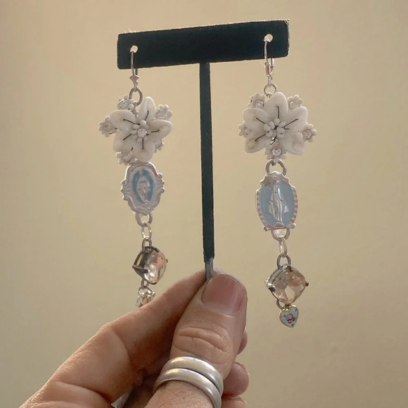 Religious themed Mary hand made dangle earrings - Picture 5 of 17